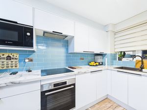 Photo 11- click for photo gallery